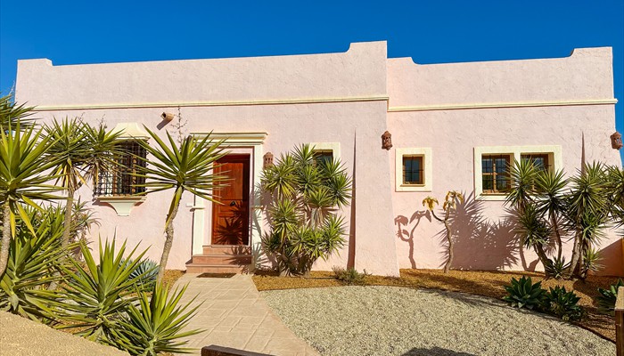 15 Powderhorn exterior 3